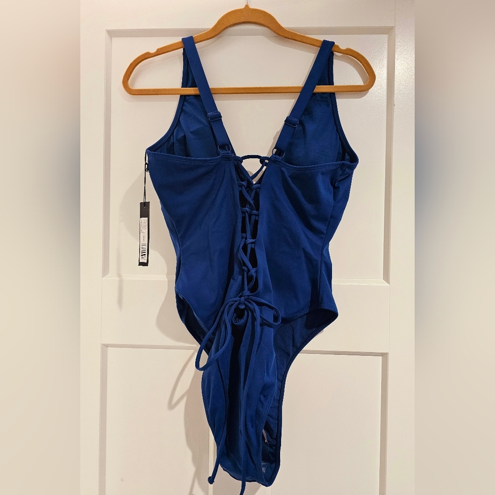 TA3 NWT High cut Plungey (Navy)